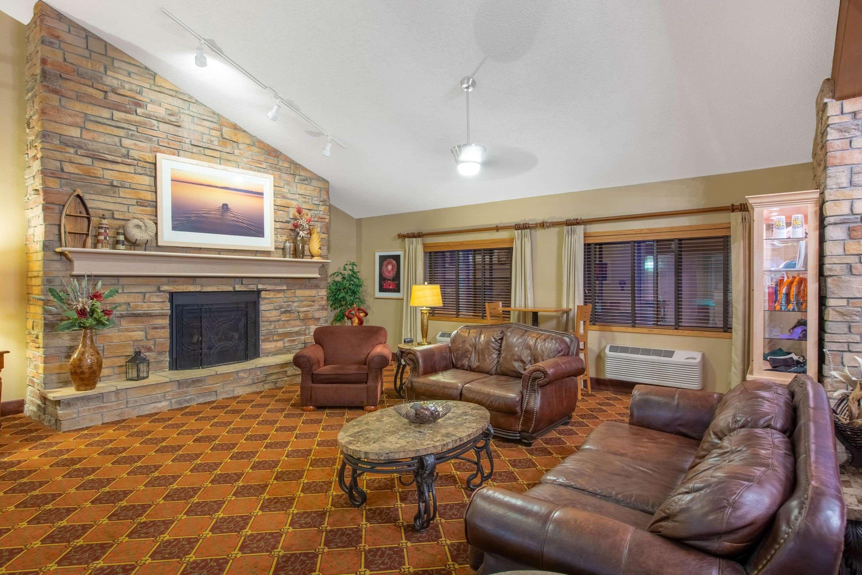 Americinn By Wyndham Okoboji Extérieur photo