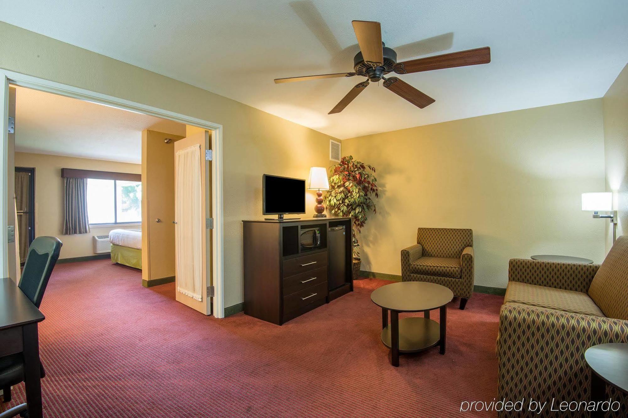 Americinn By Wyndham Okoboji Extérieur photo