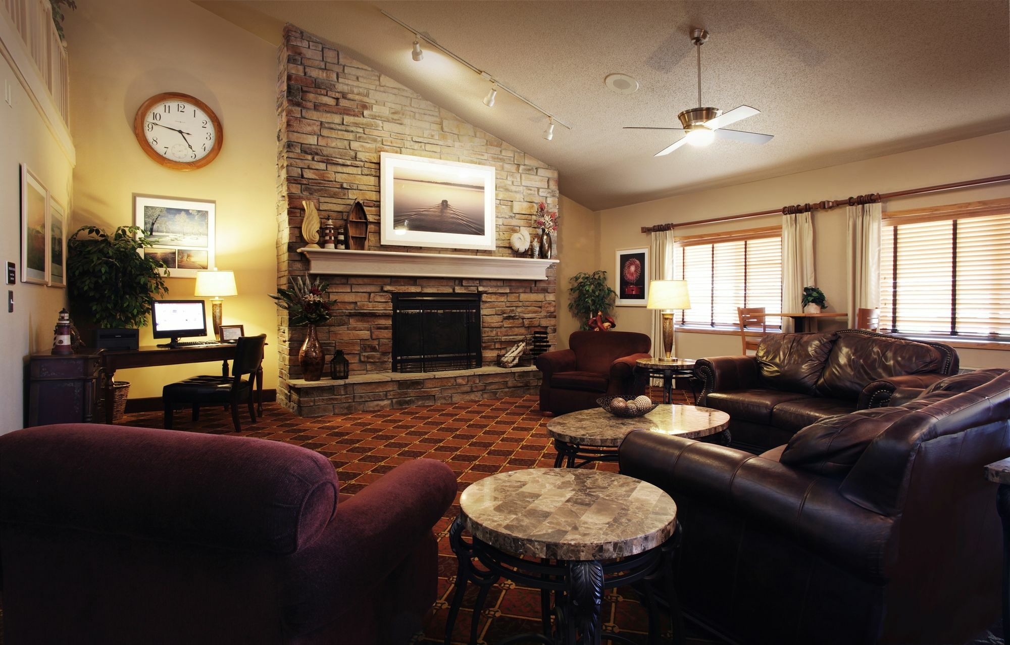 Americinn By Wyndham Okoboji Extérieur photo