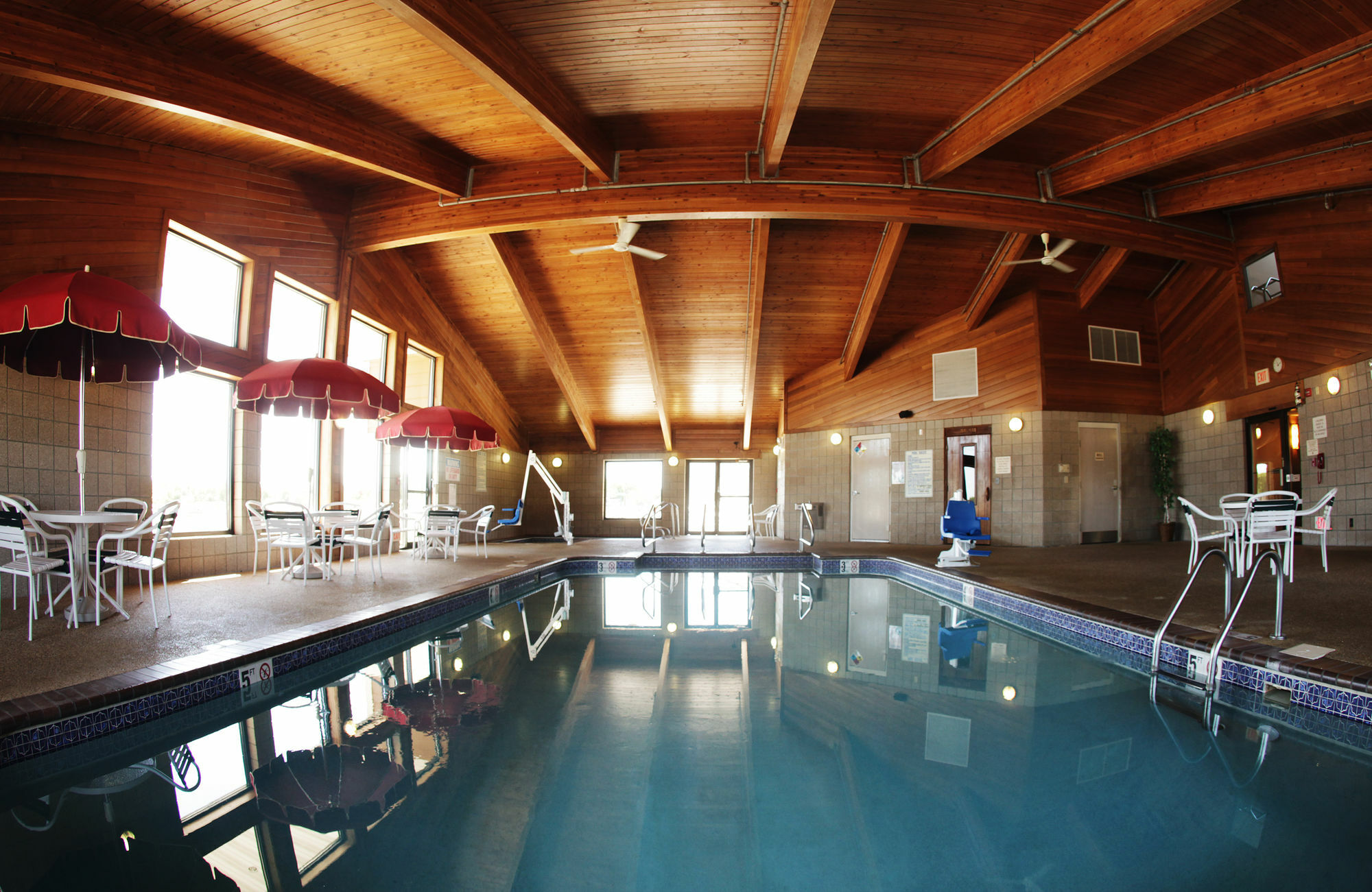 Americinn By Wyndham Okoboji Extérieur photo
